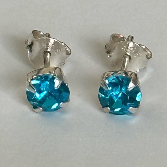 925 silver 5mm blue cz cubic zirconia stunning earrings - Picture 3 of 8